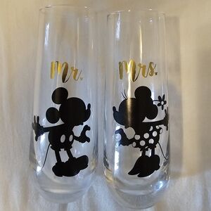Disney Wedding Mr & Mrs Stemless Champagne Flutes 9 Oz Glass Set Mickey Minnie